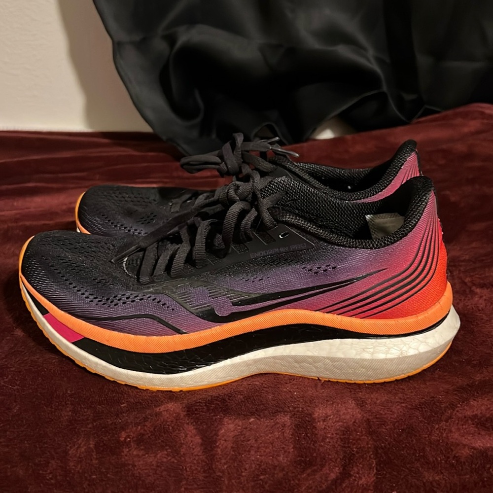 Saucony Endorphin Pro LE Sunset Size 8.5
